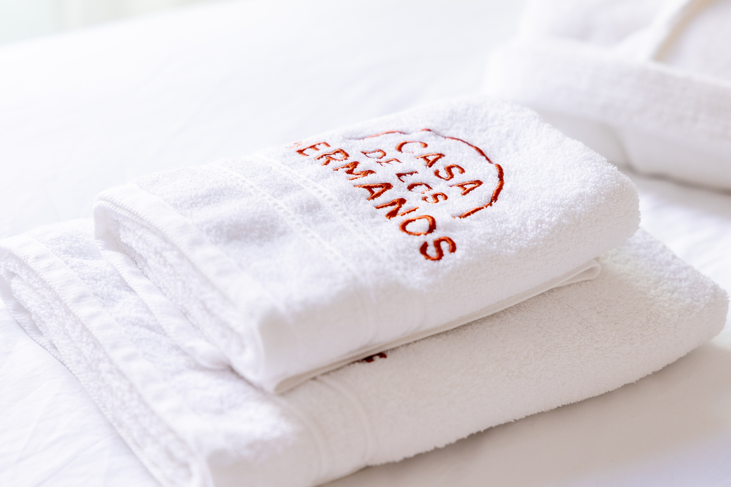 Casa de Los Hermanos towels